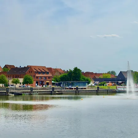 Bilderbuchcafe - Ferien - No 3 - Markt 7 Apartman Havelberg