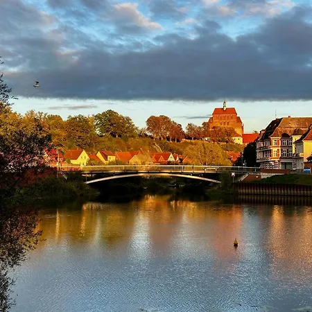 Bilderbuchcafe - Ferien - No 3 - Markt 7 Apartman *