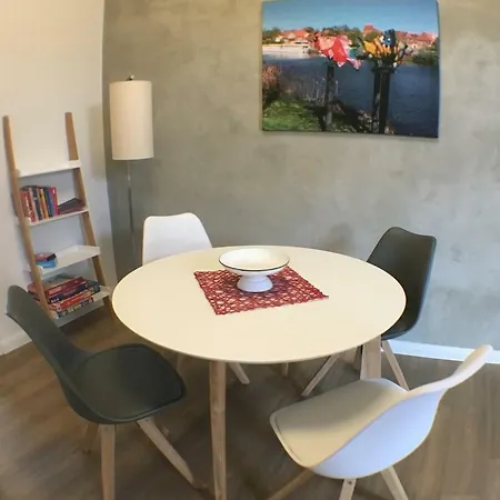 Apartman Bilderbuchcafe - Ferien - No 3 - Markt 7 *