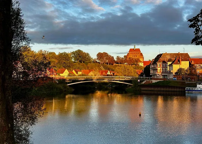 Bilderbuchcafe - Ferien - No 3 - Markt 7 Apartmán *